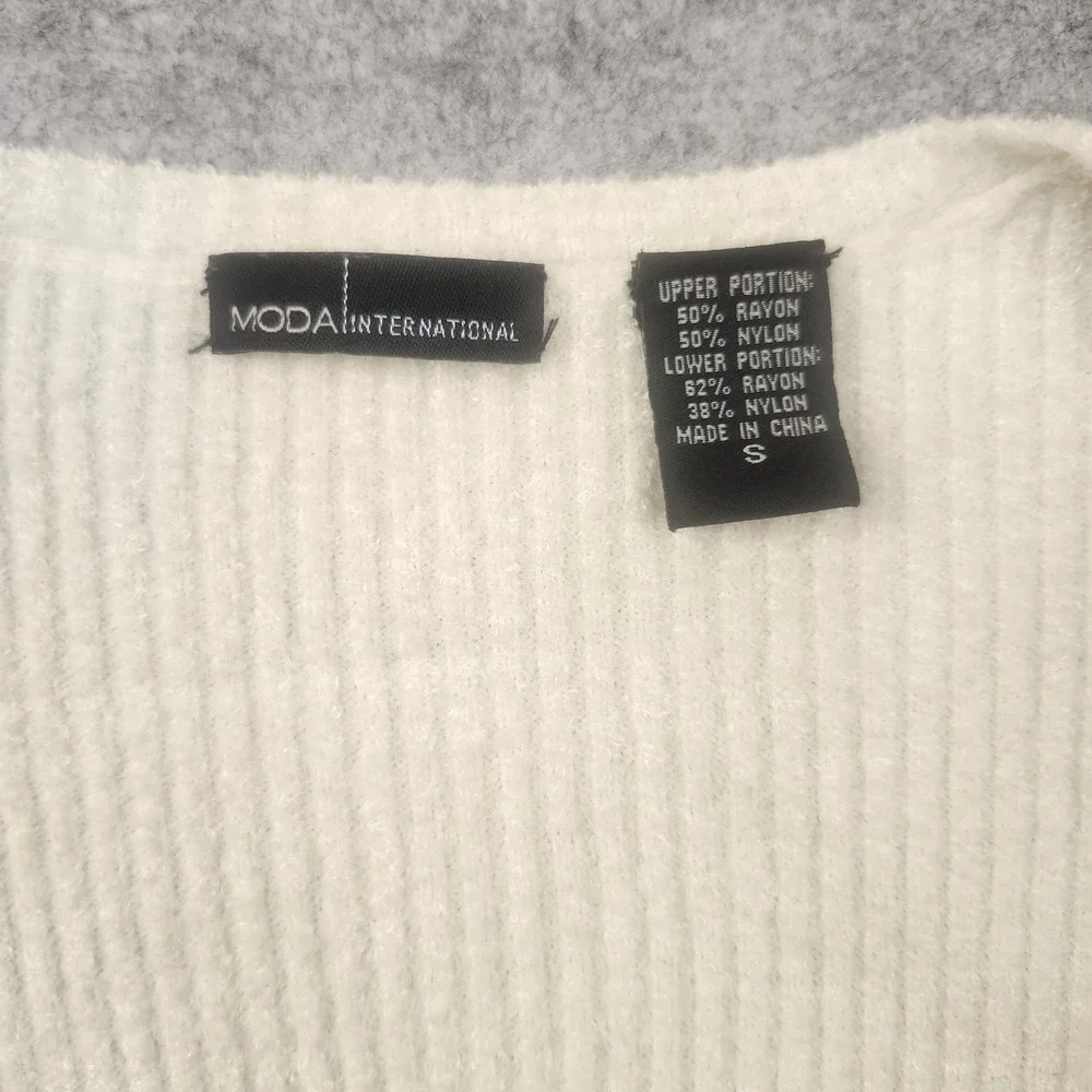 Moda International Cream Ribbed Empire Waist Bishop Sleeve Sweater Small
